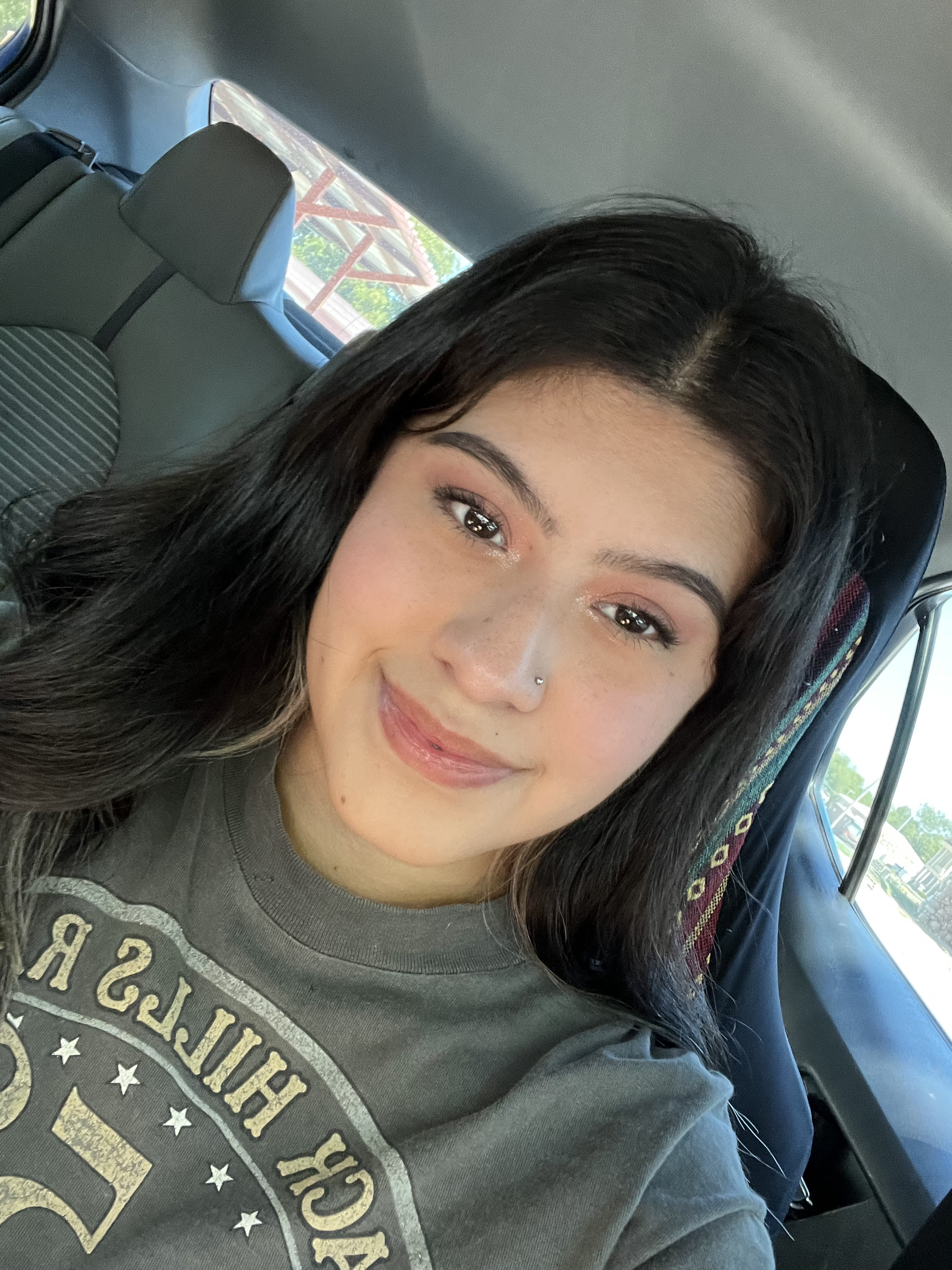 Headshot of Estefania Velazquez