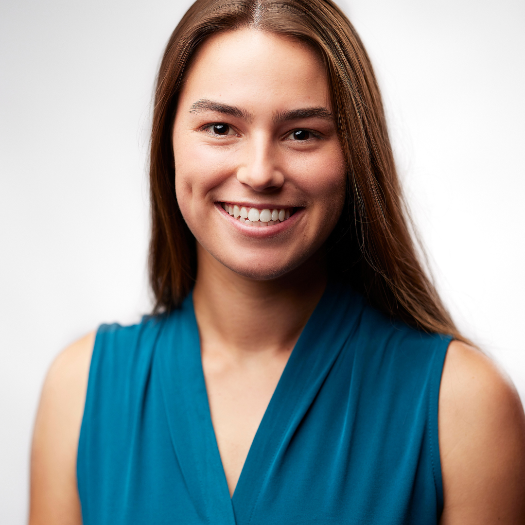 Headshot of Julia Manipella