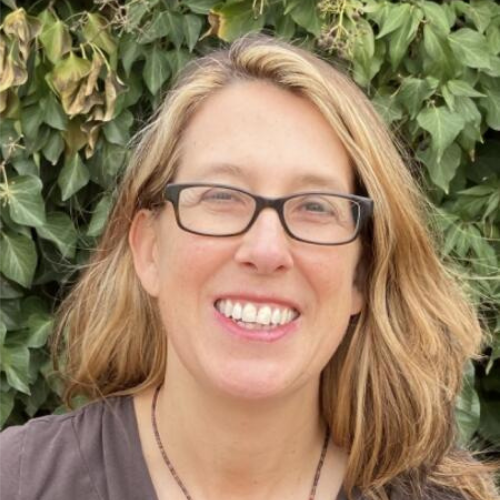 Headshot of Kris Metzger